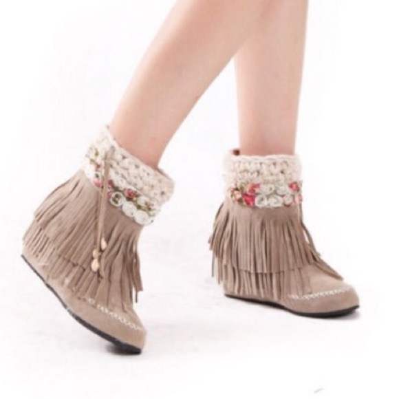 BOHO LACEY ROSE FLORAL MOCCASINS BOOTIES - Picture 4 of 8